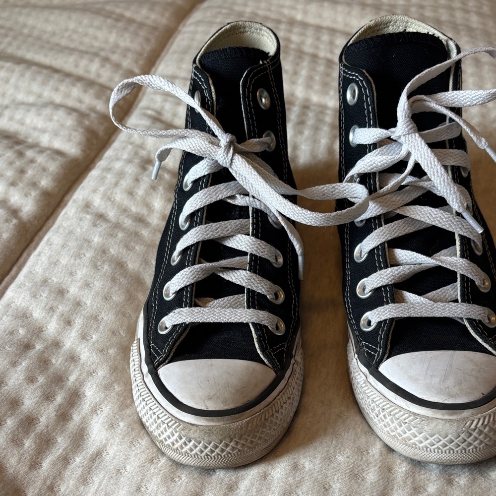 Converse Black Kids High-Top Chuck Taylor's